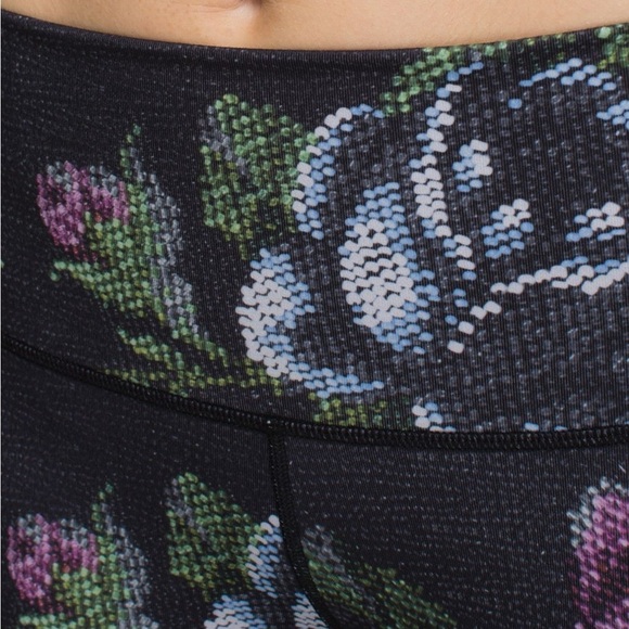 Lululemon High Times Garden Party Smooth Women's Leggings 7/8 - Picture 4 of 12